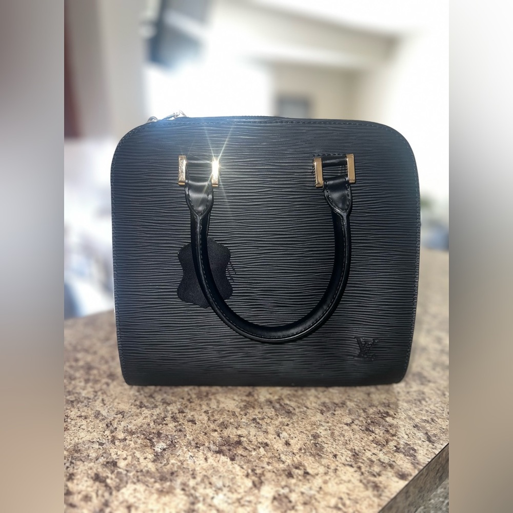 Louis Vuitton Pont Neuf Leather Handbag